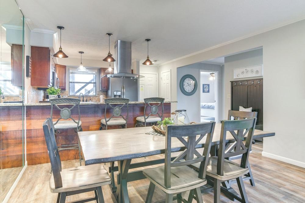 Branson Family Condo: Golf, Relax & Swim!