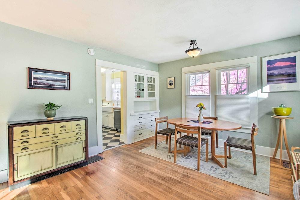 Charming Eugene Vacation Home: 1 Mi to Dtwn!