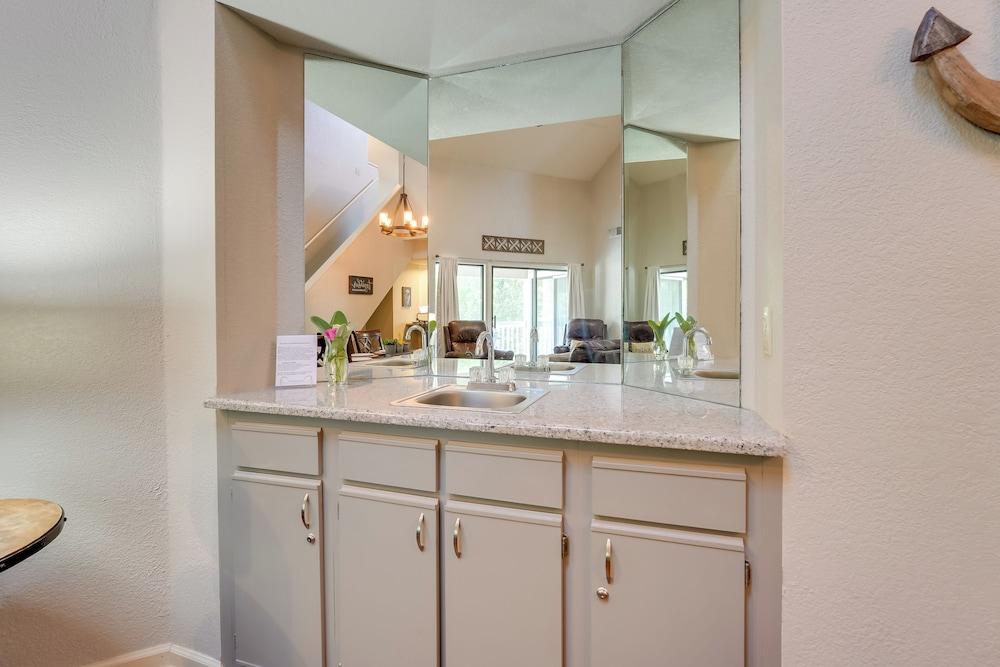 Indoor Pool Access: Golf Getaway Near 76 Strip!