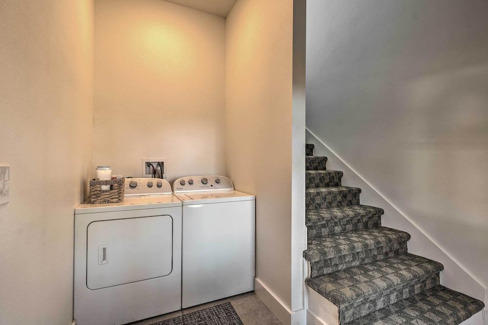 Modern Cottage Escape On Table Rock Lake!