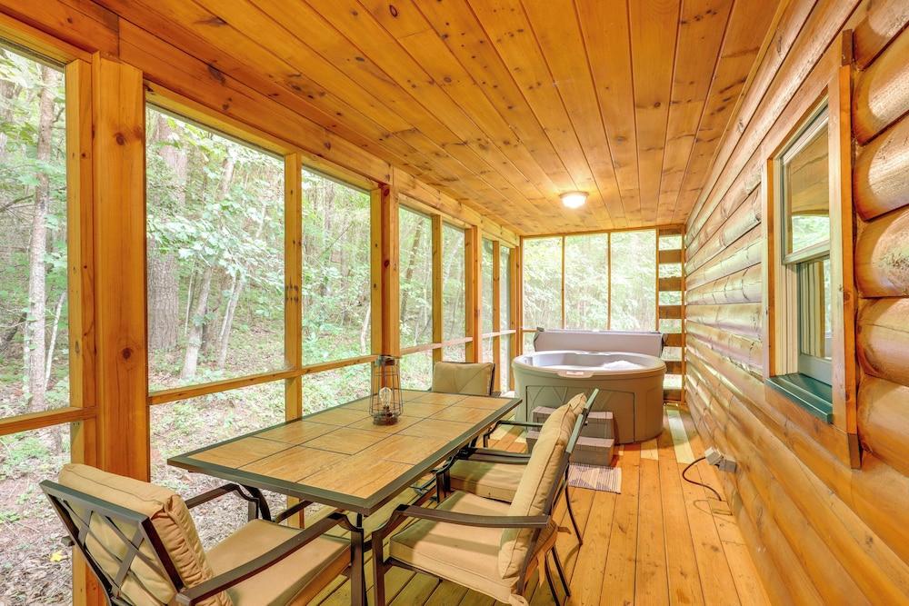 'moonshine Manor' Cabin w/ Hot Tub, Near Lake Lure