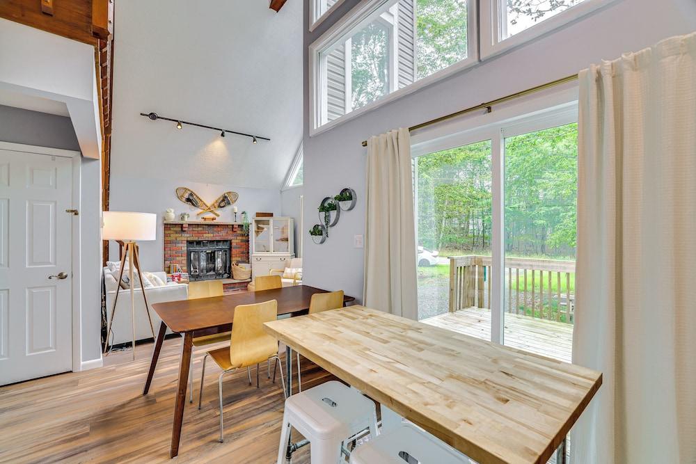 15 Mi to Ski Resort: Home w/ Fire Pit in Tobyhanna