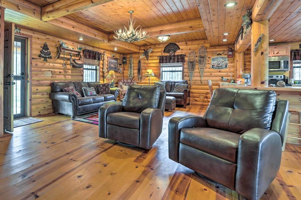 Rustic Cabin in Roaring River State Park!