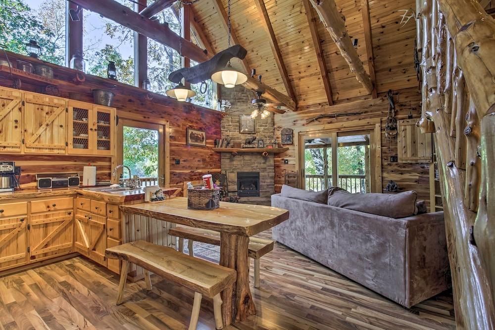 Hot Tub & Fireplace! Macks Creek Cabin on 30 Acres