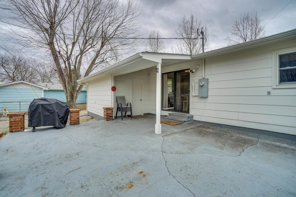 Shell Knob Home w/ Fire Pit, Near Table Rock Lake!