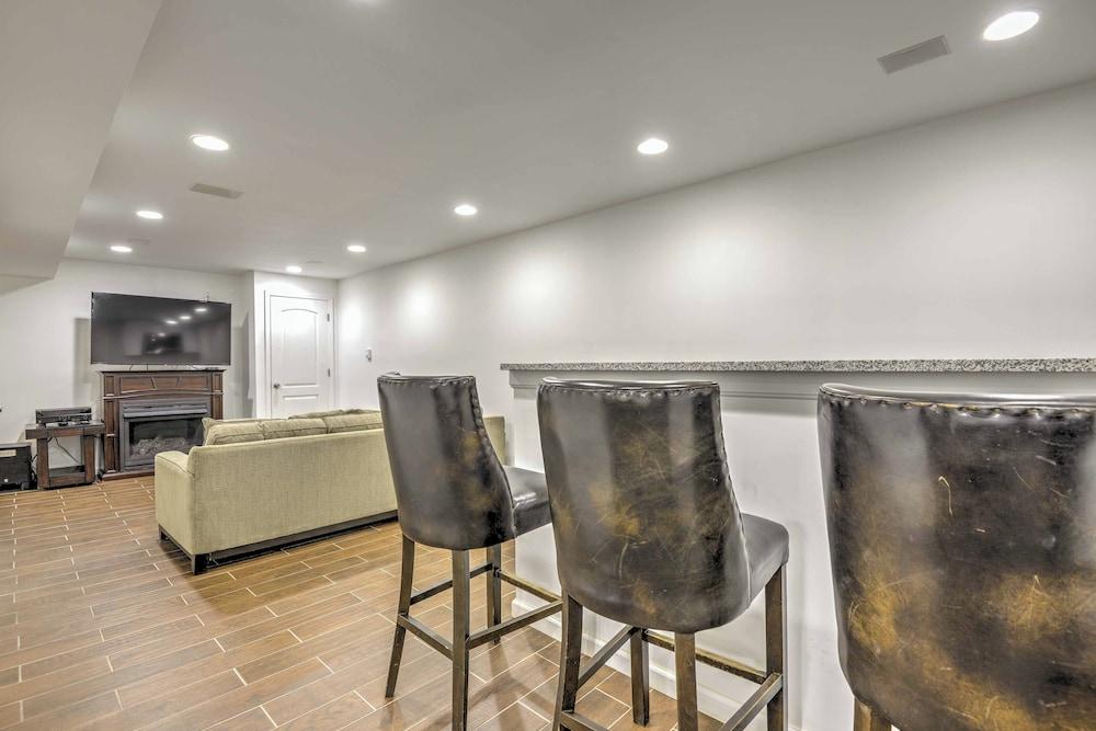 Hot Tub & Fire Pit: Waterfront Lake Harmony Home