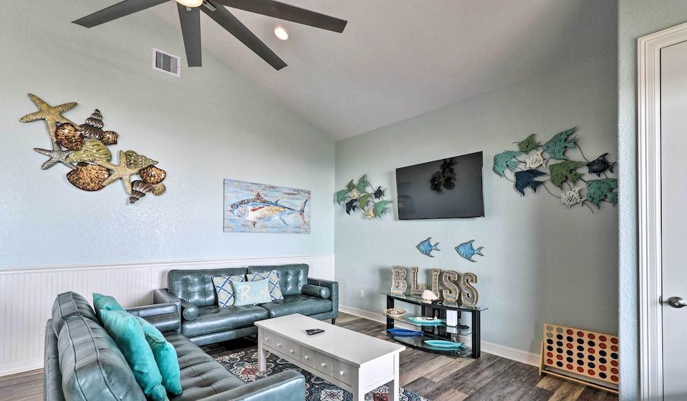 Oceanfront Freeport House w/ Private Beach!