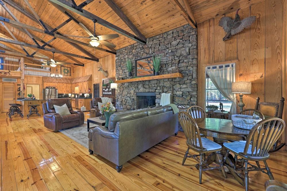 Waterfront Deck: Home on Ouachita River!