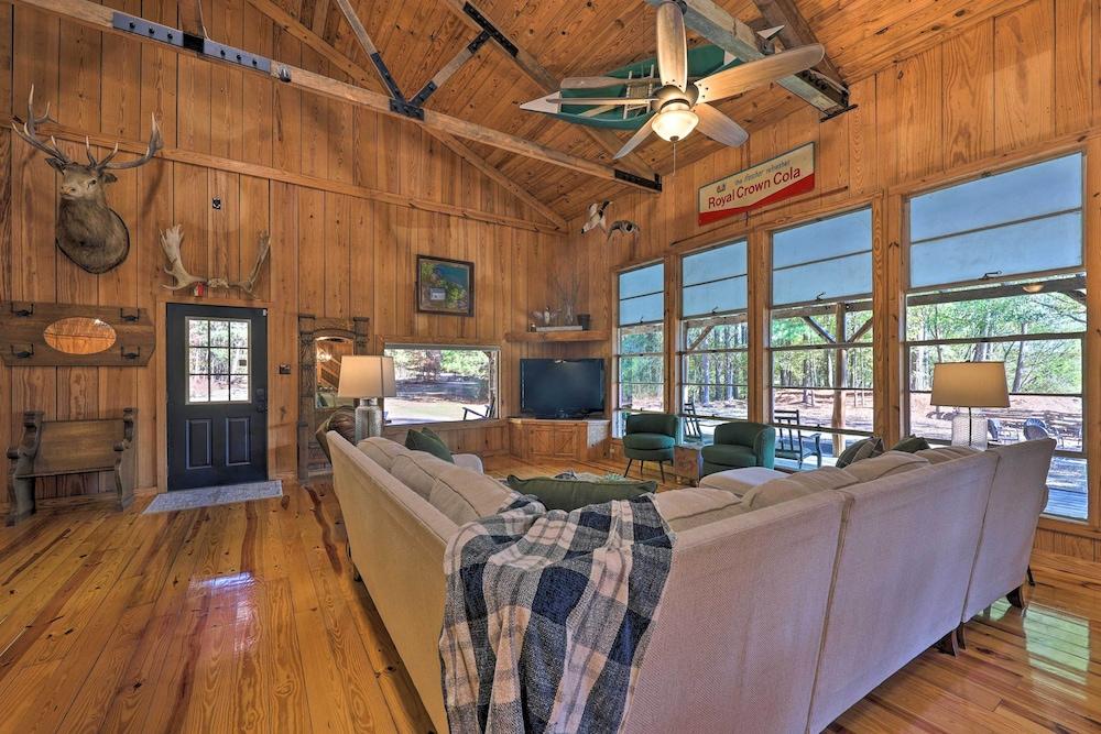 Waterfront Deck: Home on Ouachita River!