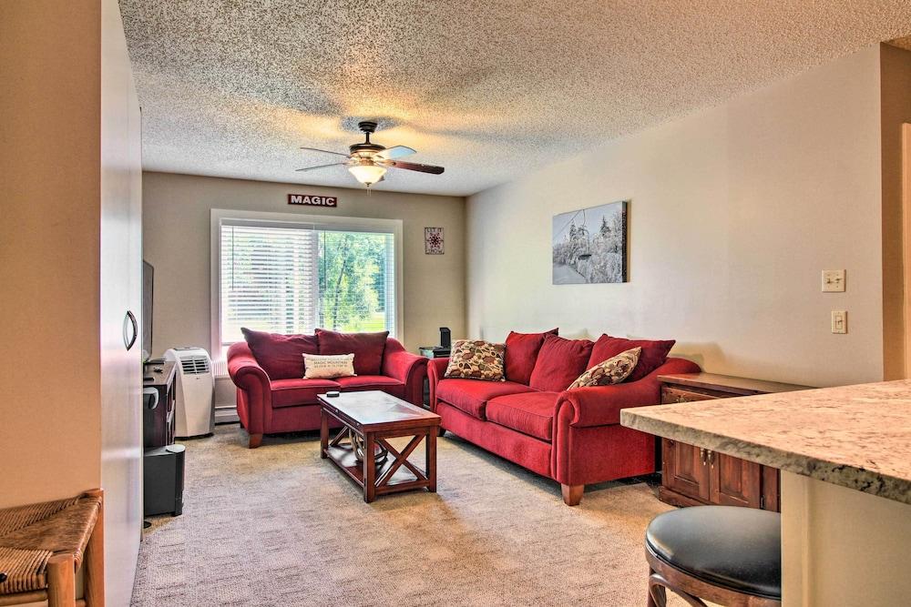 Cozy Condo w/ Magic Mountain Ski-in Access!