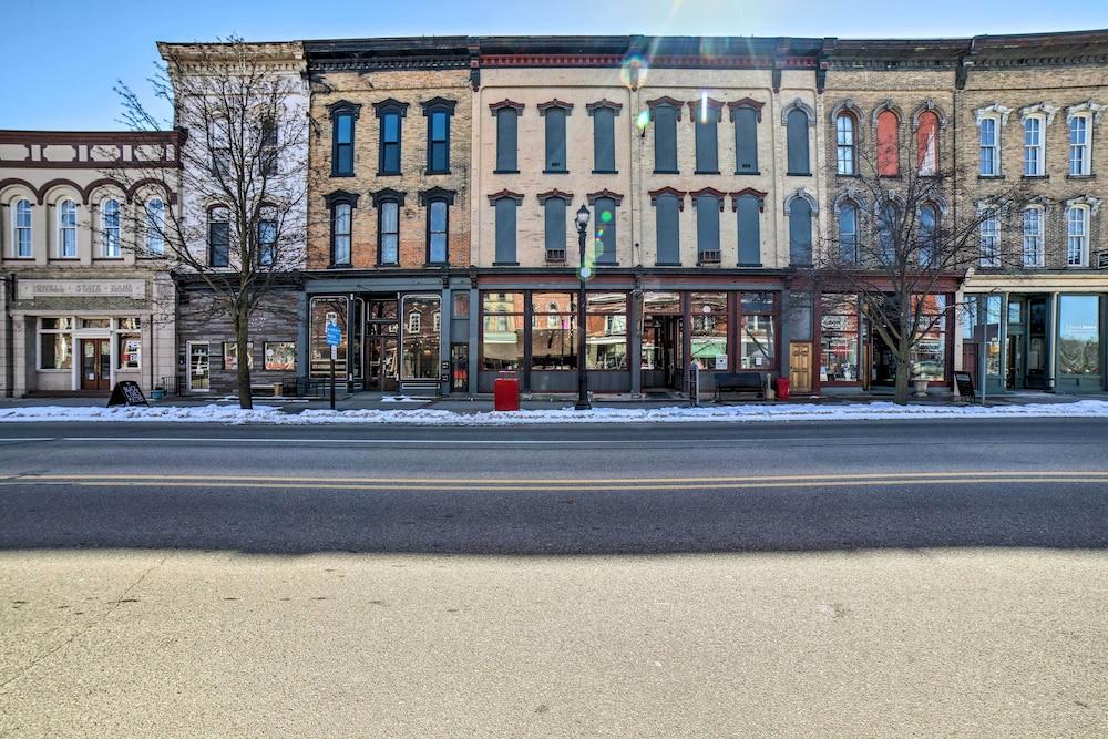 Cozy Lowell Studio ~ 19 Mi to Grand Rapids!