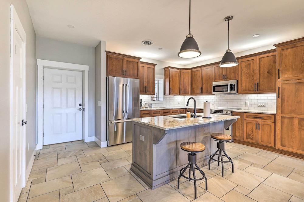 Laurel Fork Condo on Olde Mill Golf Course!