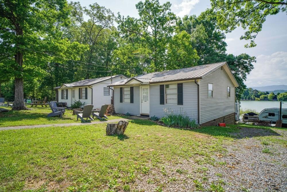 Lakefront Cabin in Dandridge w/ Fire Pit & Grill!