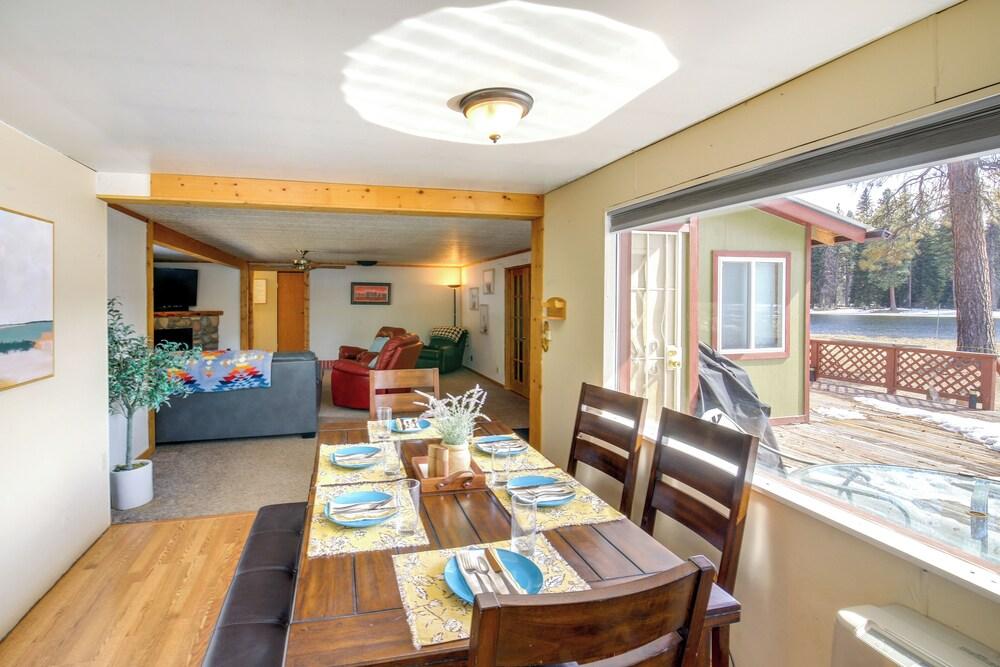 Hike, Bike & Boat: Cabin w/ Dock on Seeley Lake!