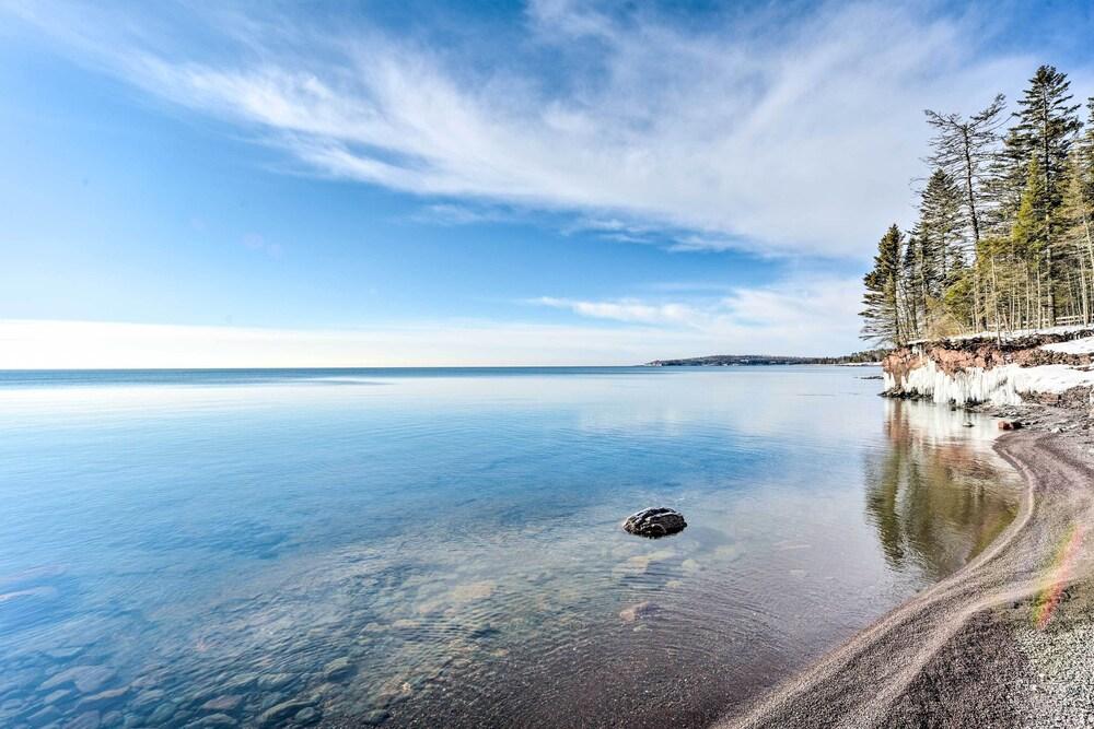 Waterfront Cabin on Lake Superior w/ Fire Pit