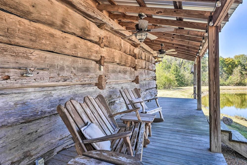 Unique Loft Cabin: Fire Pit & Fishing Access!