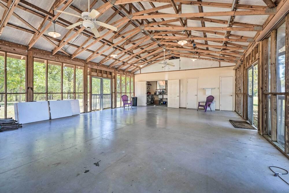 Unique Loft Cabin: Fire Pit & Fishing Access!