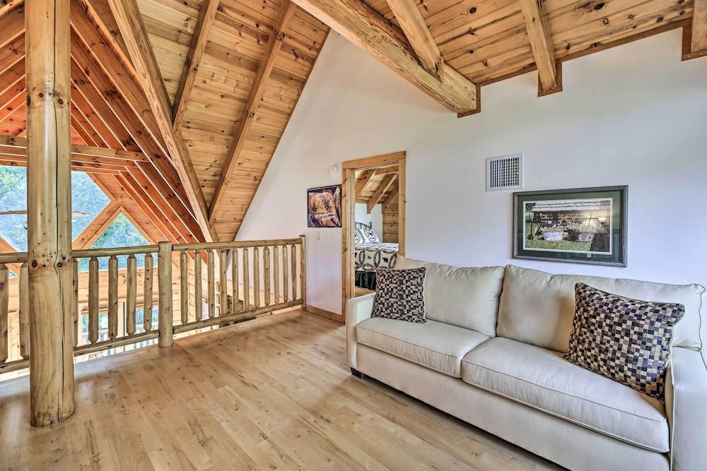 River Access & Game Room: Piney Creek Cabin!