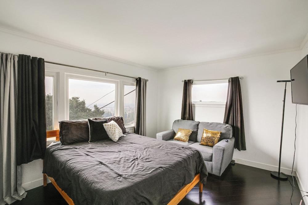 Bright Whittier Home w/ Pool Table + Spacious Deck