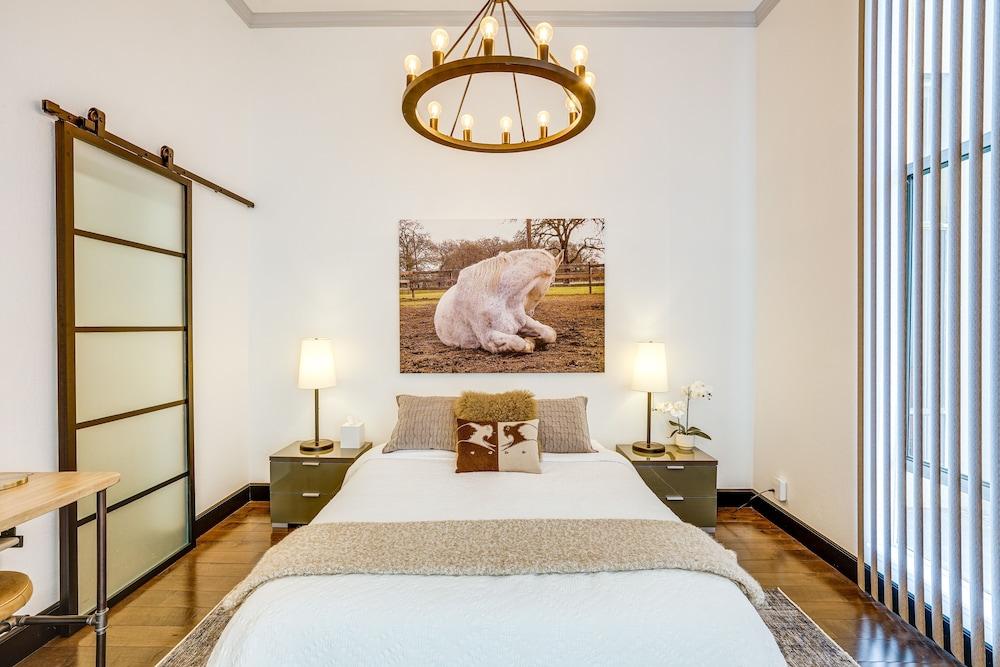 Tranquil Walnut Creek Condo w/ Community Amenities