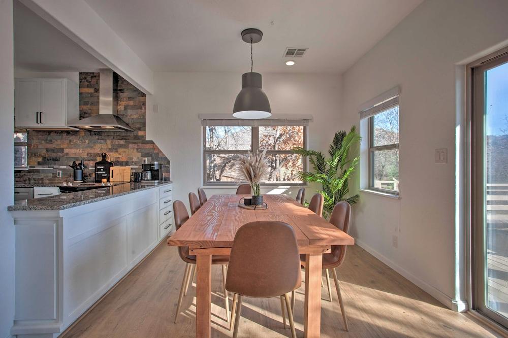 Medicine Park Cabin w/ Mountain Views!