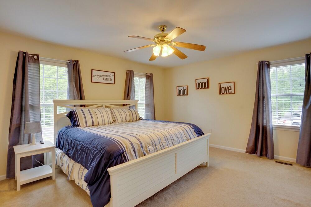 Mineral Getaway w/ Grill, Fire Pits + Boat Docks!