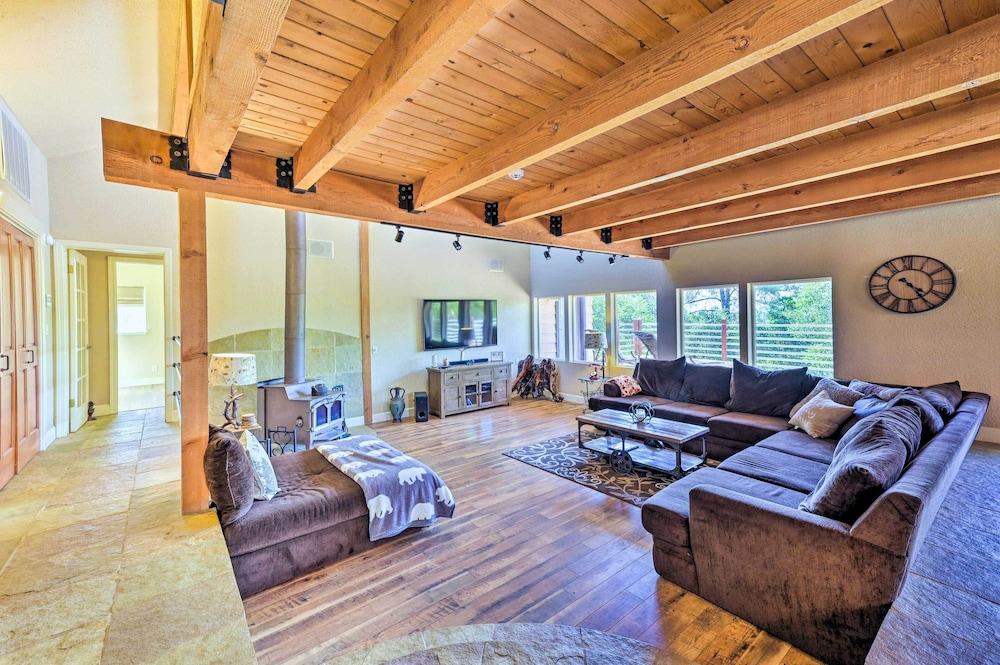 Luxury Auberry Retreat in Sierra National Forest