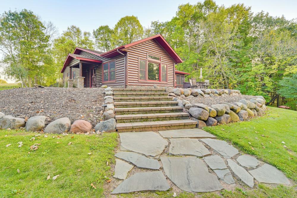Patio, Views & Hot Tub: Quiet Lakeside Cabin