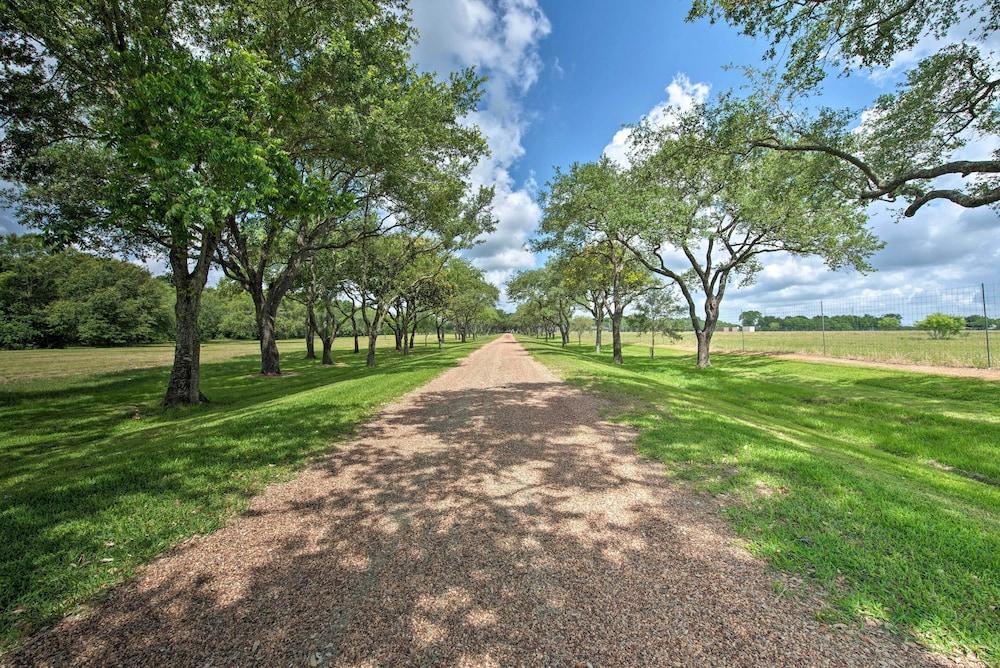 Lakefront Wallis Ranch w/ Private Beach & Patio!