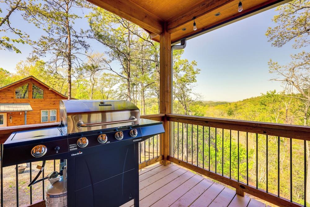 Mountain View & Fire Pit: Updated Murphy Cabin!