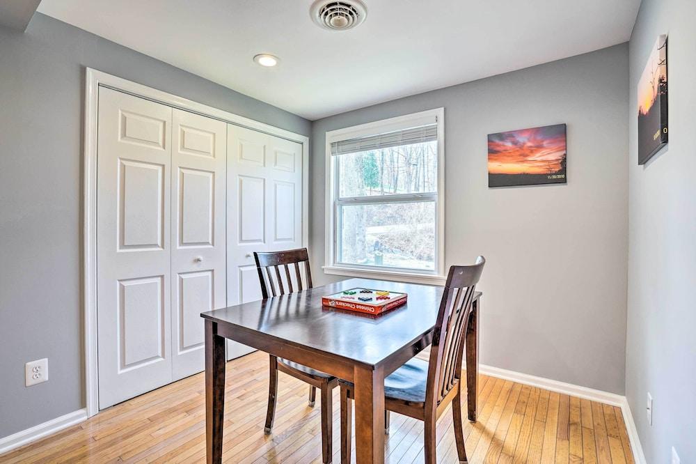 Charming Home With Yard Near Shenandoah River!