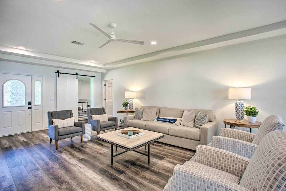 Remodeled Cedar Creek Lake Retreat w/ Fire Pit!