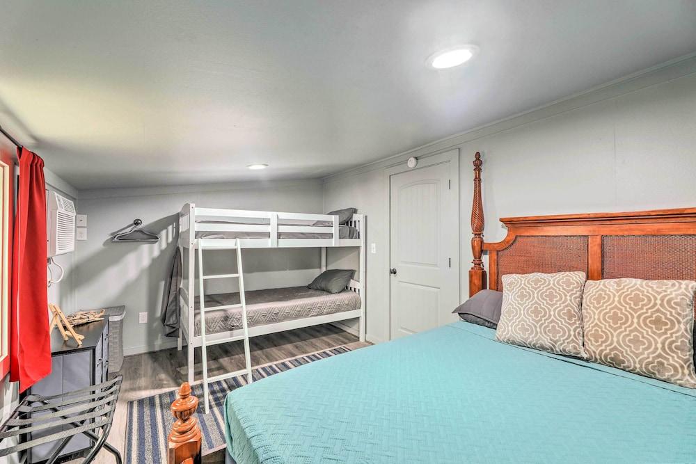 Cottage With Patio & Shared Waterfront Perks!