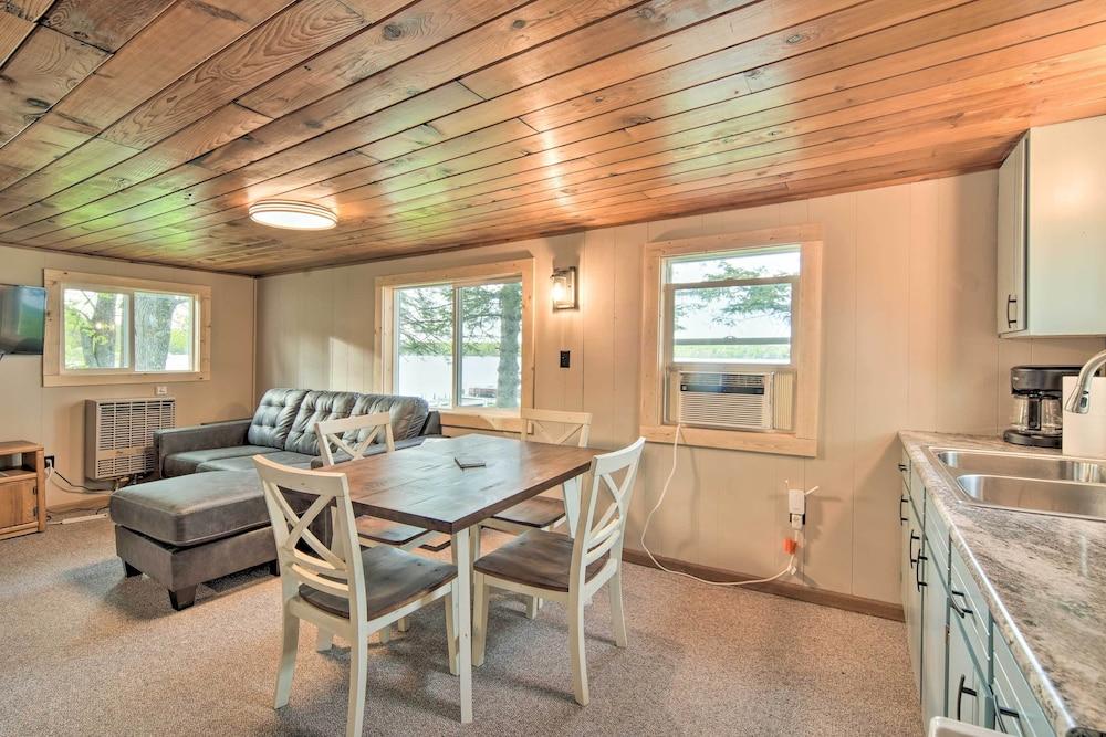 Cozy Cabin w/ Deck & Private Dock on Nelson Lake!
