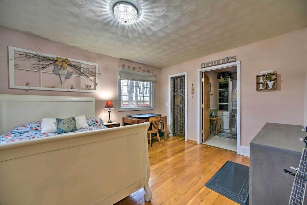 Home on 10 Acres: Perfect for MSU Football Weekend