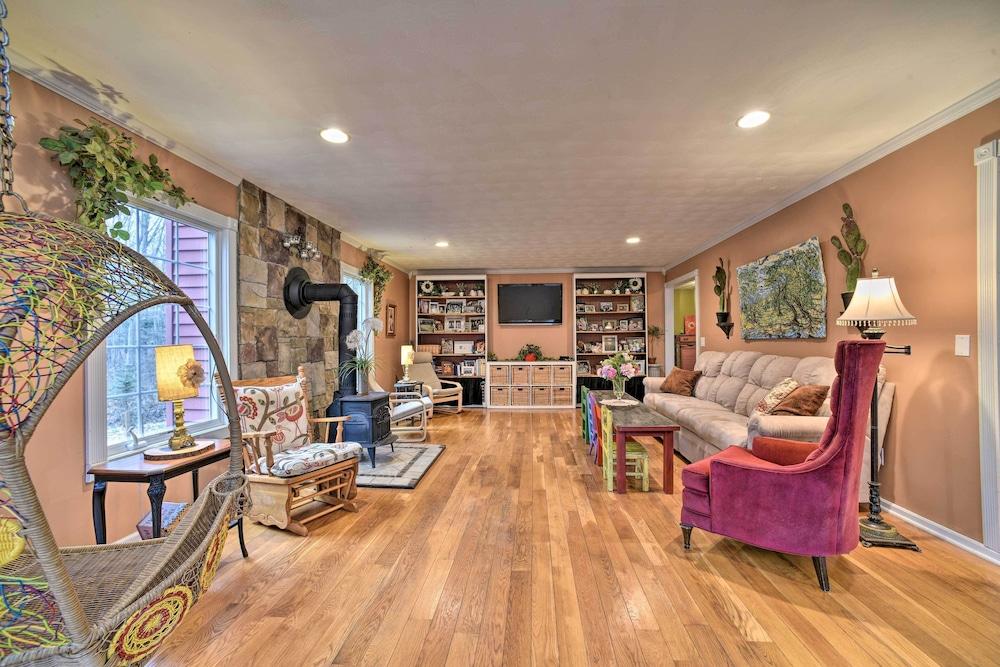 Home on 10 Acres: Perfect for MSU Football Weekend