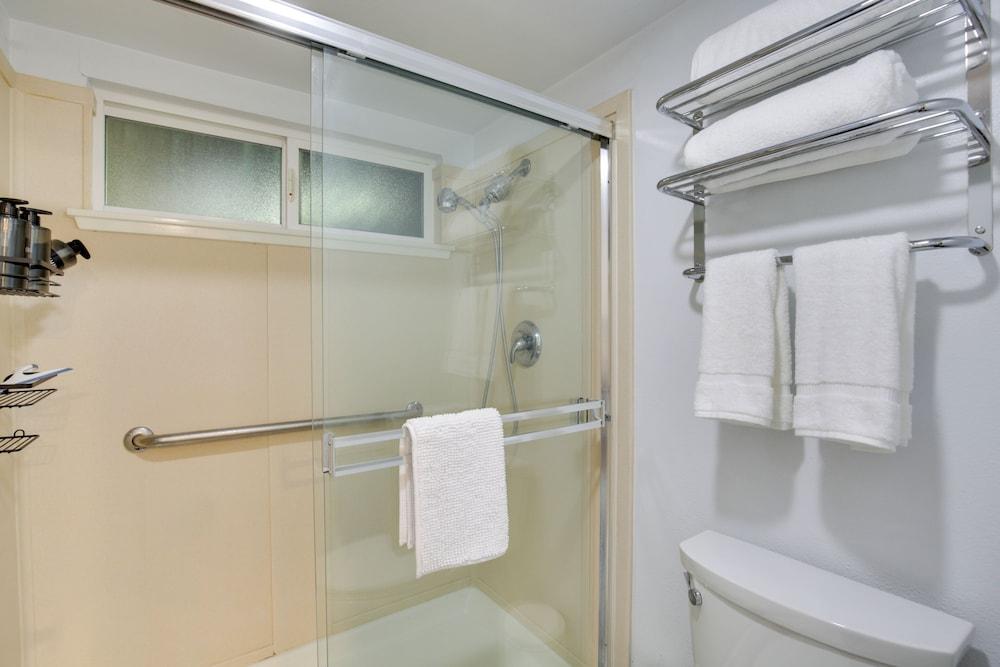 La Mesa Townhome: 15 Mi to San Diego!