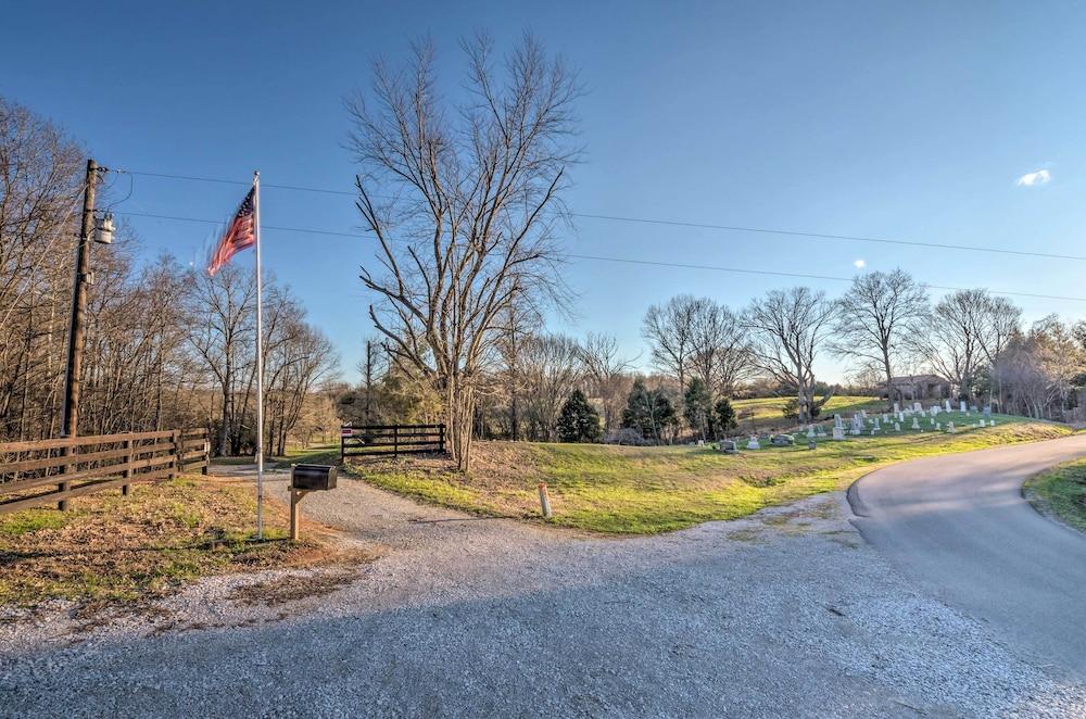 Quaint 'lakeside' Cabin w/ Pond & Fire Pit!