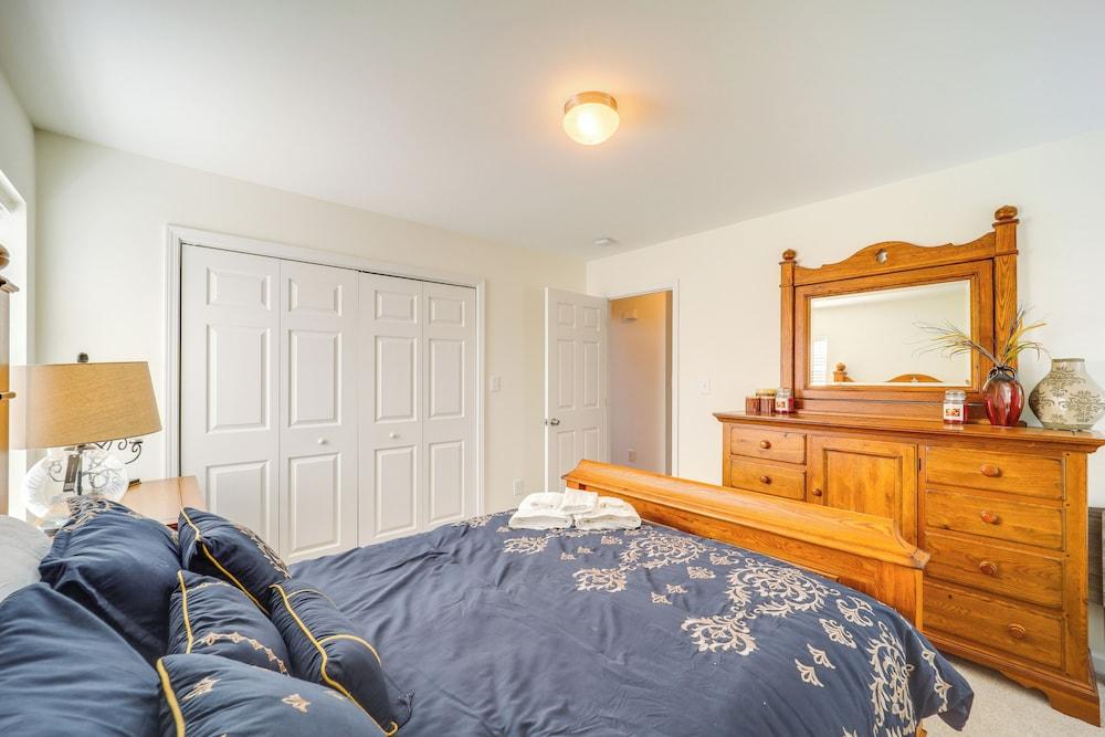 Mtn-view Ski Retreat w/ Grill in Seven Devils!