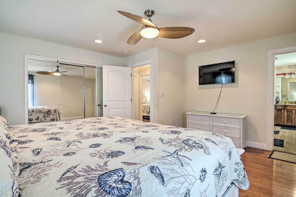 Waterfront Sanctuary w/ Panoramic Bay Views!