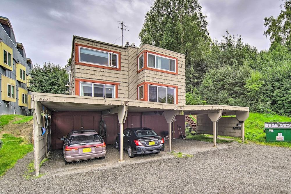 Walk to Downtown & Coast Trail: Condo in Anchorage