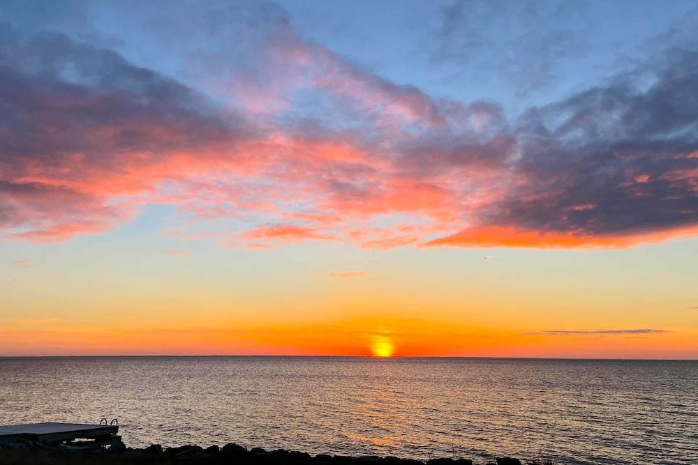 Bayfront Gem w/ Amazing Water Views + Pond!