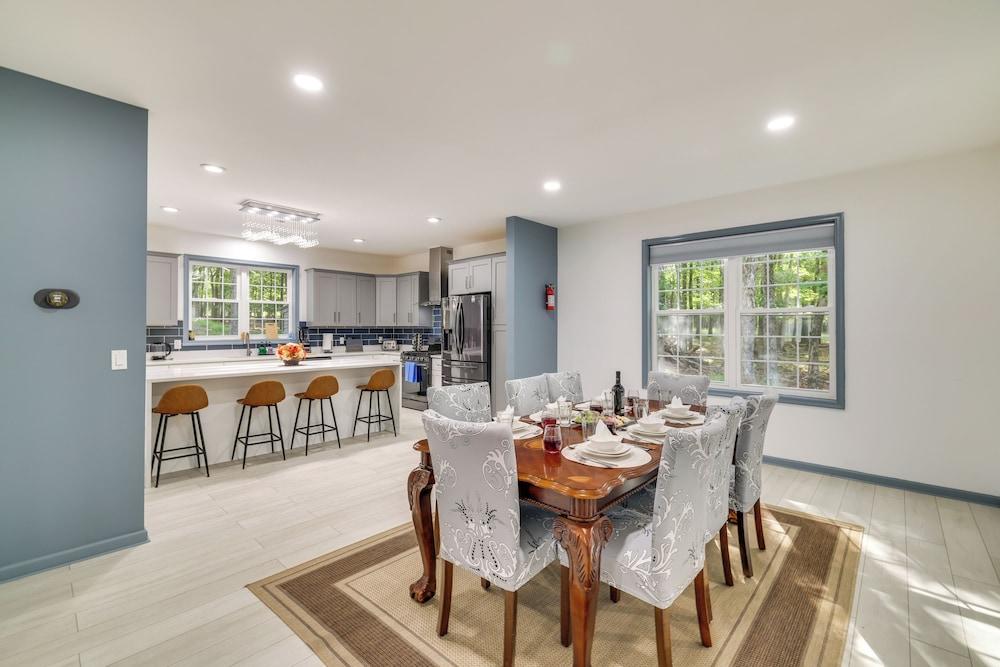 Game Room + Home Theater! Immaculate Poconos Lodge