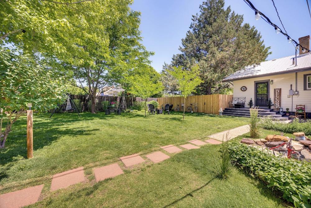 Las Animas Studio w/ Lush Backyard Paradise!