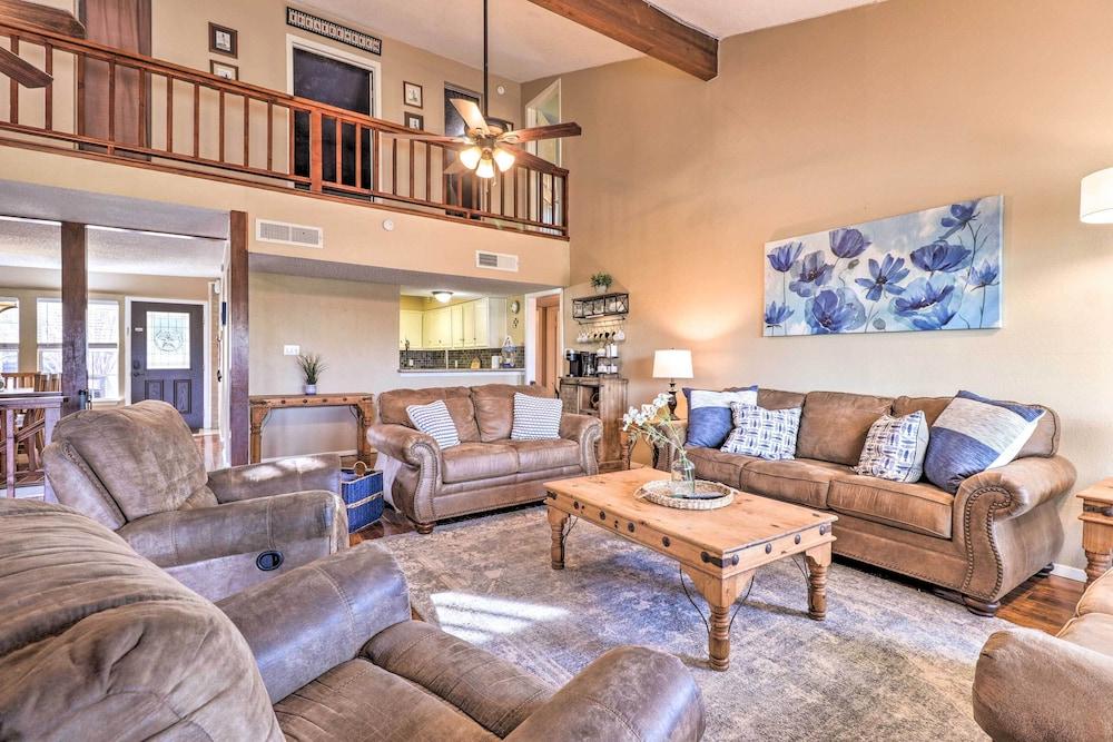 Lakefront Home w/ Point Venture Golf Access!