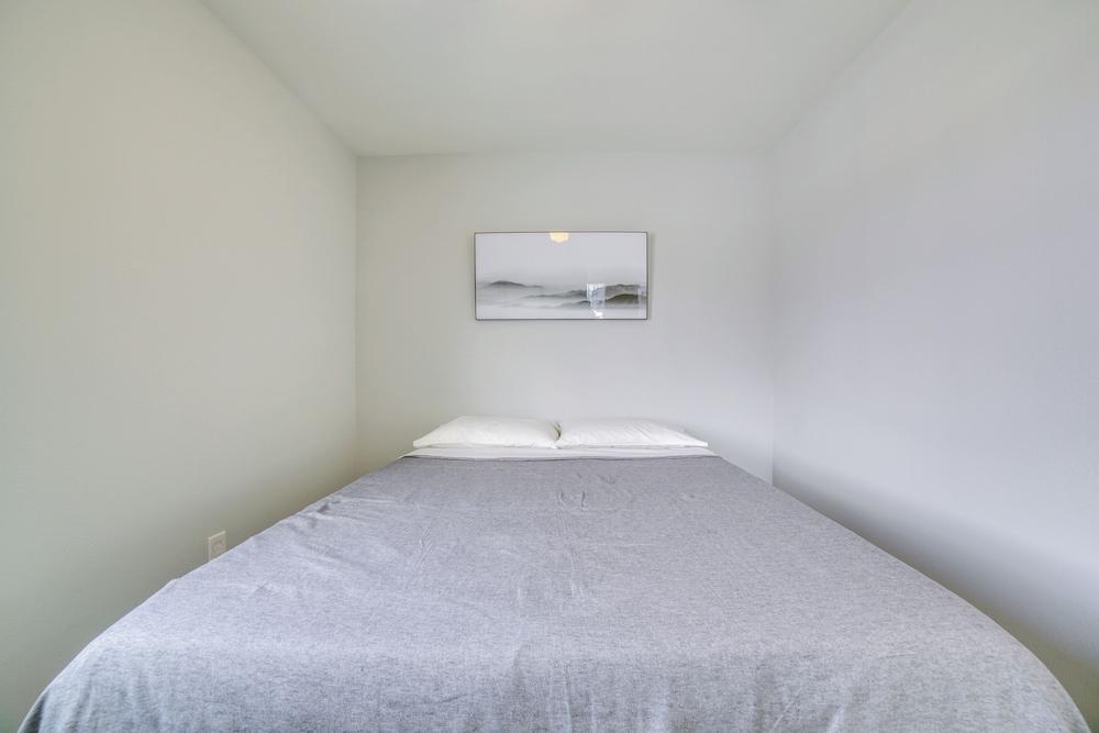 Renovated Hawthorne Apartment By Museums & Dining!