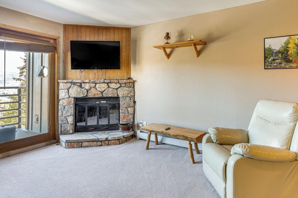 10 Mi to Keystone: Updated Mtn-view Condo