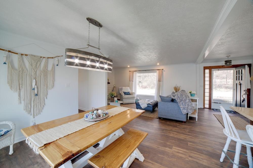 Charming Riverfront Retreat in Monticello!