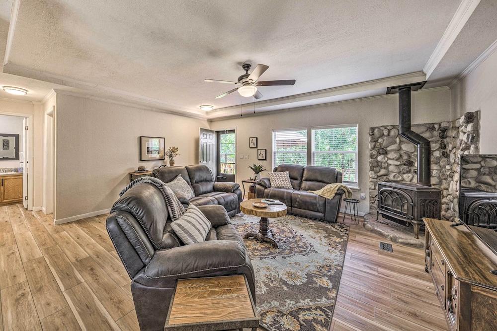 Peaceful Alto Home w/ Deck ~ 12 Mi to Ski Apache!