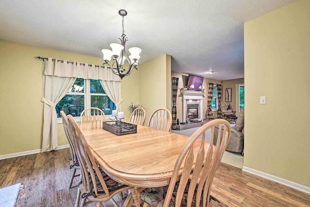 Bellaire Ski Escape ~ 1 Mile to Schuss Mountain!